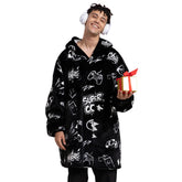 Aemicion face avant montrant motif graphique et coupe oversize pour confort