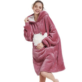 Aemilas vue de face du sweat couverture corail rose offrant chaleur et confort instantané