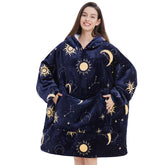 Aemilas vue avant du sweat-couverture montrant coupe oversize et capuche protectrice