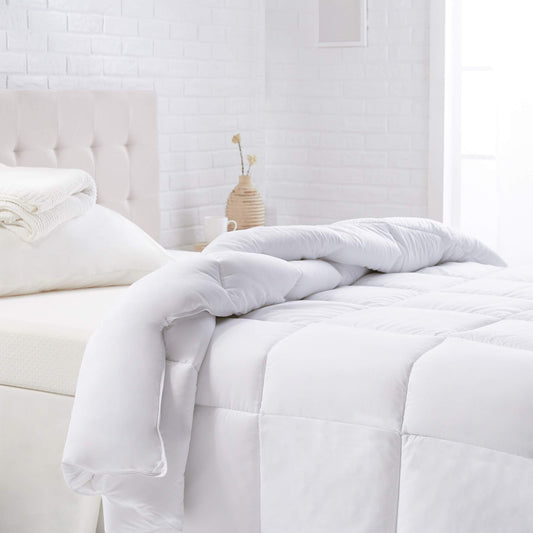 Amazon Basics couette Twin vue avant offrant chaleur uniforme