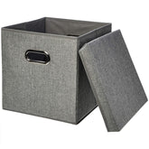 Amazon Basics cube face avant gris montrant son look neutre et organise l'espace