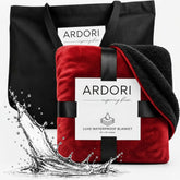 ARDORI couverture face avant rouge et noir protégeant lit king size