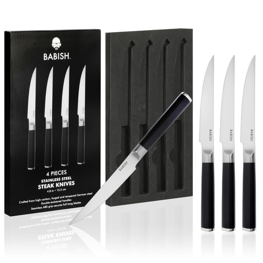 Babish face de boîte montrant les quatre couteaux à steak, présentation élégante