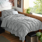 Bedsure couette devant affichant design plissé et confort visuel