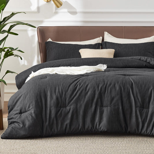 Bedsure couette king size couleur charbon posée, apporte confort moelleux