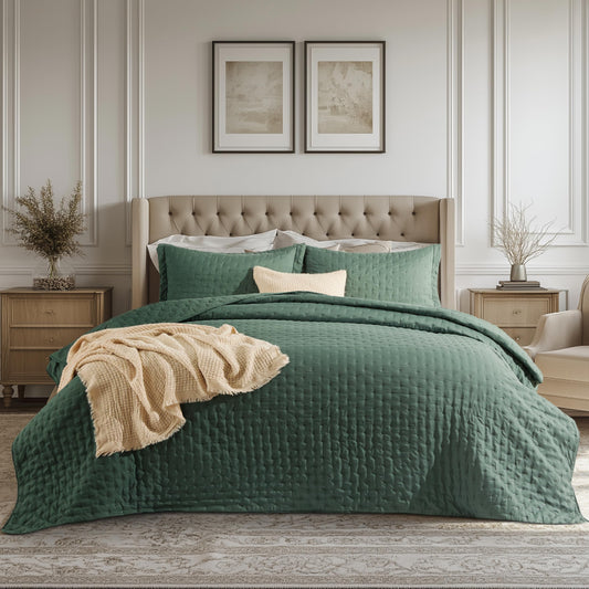 Bedsure vue de face de la courtepointe king vert foncé, élégance et finition soignée