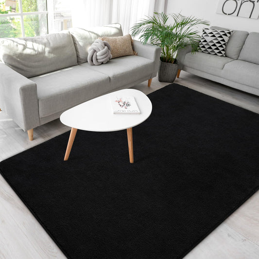 Tapis BENRON face avant noir minimaliste apportant élégance et confort