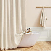 BTTN rideau de douche vue avant emballage mettant en valeur design élégant