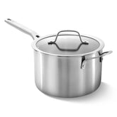 Calphalon vue avant de la casserole brossée 4,5 qt montrant finition professionnelle et solidité