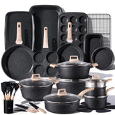 CAROTE vue d’ensemble du set 44 pièces montrant poêles et casseroles pratiques