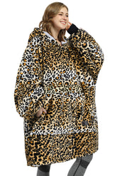 Catalonia vue avant du hoodie blanket montrant la coupe oversize et confort