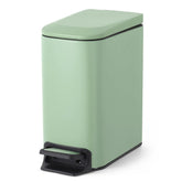 Cesun poubelle devant packaging vert sauge montrant son design compact