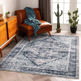 CHAMPLANT vue de face du tapis bleu foncé vintage, apporte élégance au salon