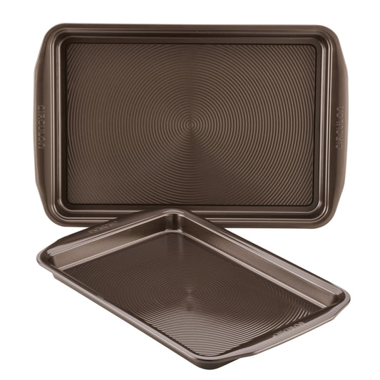 Circulon plaque face avant chocolat montrant surface antiadhésive pratique