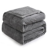 Cottonblue couverture avant pliée montrant douceur et finition protectrice