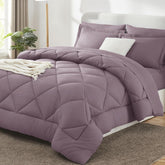 CozyLux couette pleine vue frontale, habille le lit queen élégamment