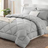 CozyLux vue frontale du set Queen gris clair, finition élégante