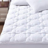 CozyLux surmatelas face avant présentant l'ajustement et le fini élégant