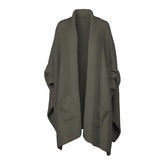 CUBRIDGE poncho devant en vert montrant coupe et style confort