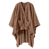 Dgsfmi poncho présenté de face montrant la coupe ample et chaleur