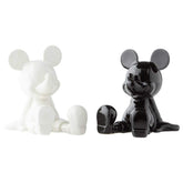 Enesco Mickey face avant noir et blanc avec design soigné et charme décoratif