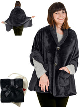 EzrAllora poncho blanket face avant montrant design élégant et confort