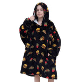 Fiosnow devant du hoodie blanket montrant le motif pizza et chips et protection thermique