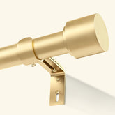 GEEBOBO tringle dorée face avant montrant design élégant et solidité