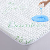 GOONIK face avant du protège-matelas Queen montrant ajustement parfait