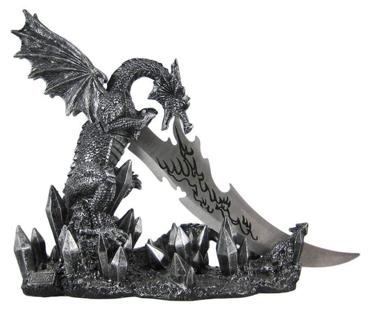 Home 'n Gifts tête de dragon en gros plan montrant détail et intensité décorative