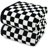 Jacquotha vue de face de la serviette carreaux noir et blanc, design moderne et net