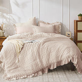 JOLLYVOGUE couette face entière montrant style volanté et finition élégante