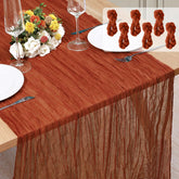 KEEPSHOWING chemin de table face avant montrant le rendu élégant