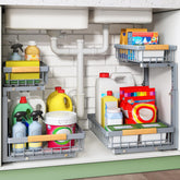 Kitstorack vue avant de l'organisateur sous évier en gris montrant rangement soigné