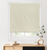 LazBlinds vue avant du store rouleau crème montrant finition nette et intimité