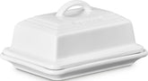 Le Creuset beurrier face avant blanc élégant pour service soigné