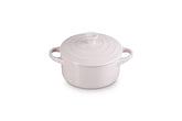 Le Creuset mini cocotte face en couleur Shallot montrant finition élégante