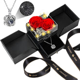Lebana coffret face ouverte montrant roses préservées et collier, cadeau élégant