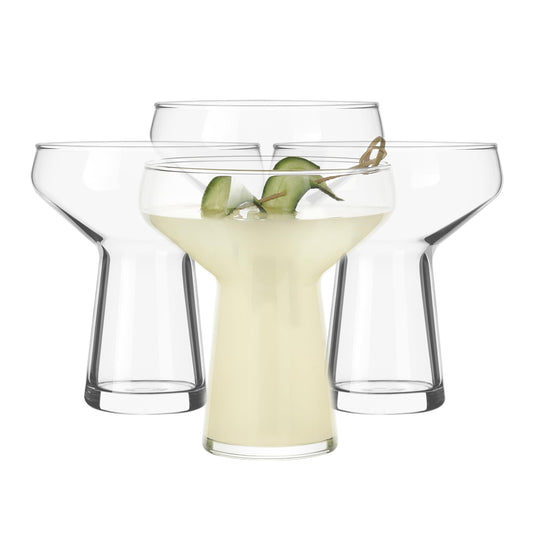 Libbey verre à margarita avant-plan montrant silhouette moderne et capacité généreuse