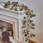 LITBLOOM gros plan feuilles eucalyptus montrant texture naturelle et durabilité