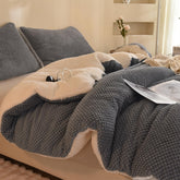 LLanCL couette face jacquard montrant texture et élégance thermique