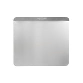 Nordic Ware plaque face avant montrant la grande surface pour fournées régulières