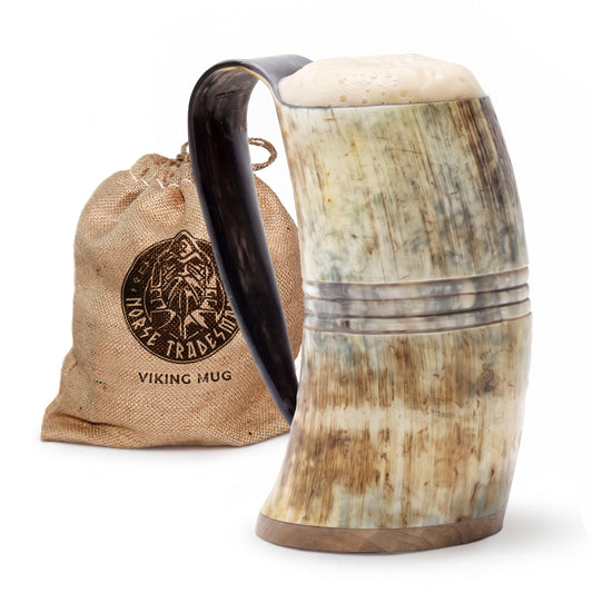 Norse Tradesman corne à boire vue frontale montrant finition claire et style viking