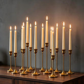 NUPTIO ensemble de 15 chandeliers dorés présenté à plat pour choix de décoration
