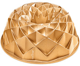 NutriChef moule à gâteau face montrant la finition dorée et design couronne, finition élégante