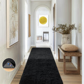 Ophanie runner face avant, tapis shaggy noir apportant chaleur esthétique