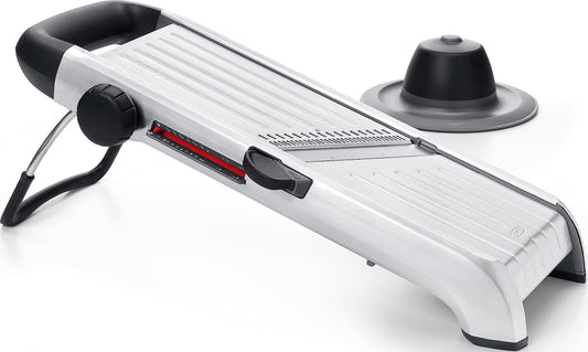 OXO mandoline face avant montrant design stable et prise confortable