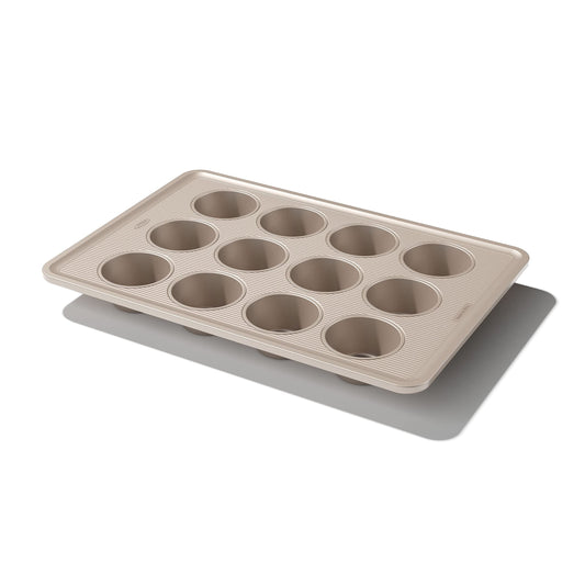 OXO moule 12 muffins face avant montrant finition résistante