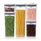 OXO Good Grips vue avant de l’ensemble POP montrant gain d’espace