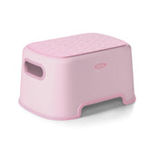 OXO Tot vue avant du marchepied montrant stabilité et design pratique